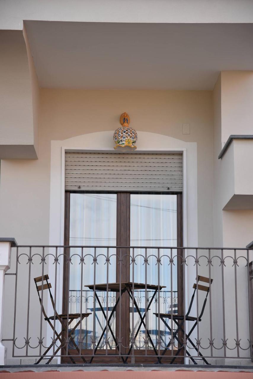 B&B Le Cycas Castellammare di Stabia Eksteriør billede