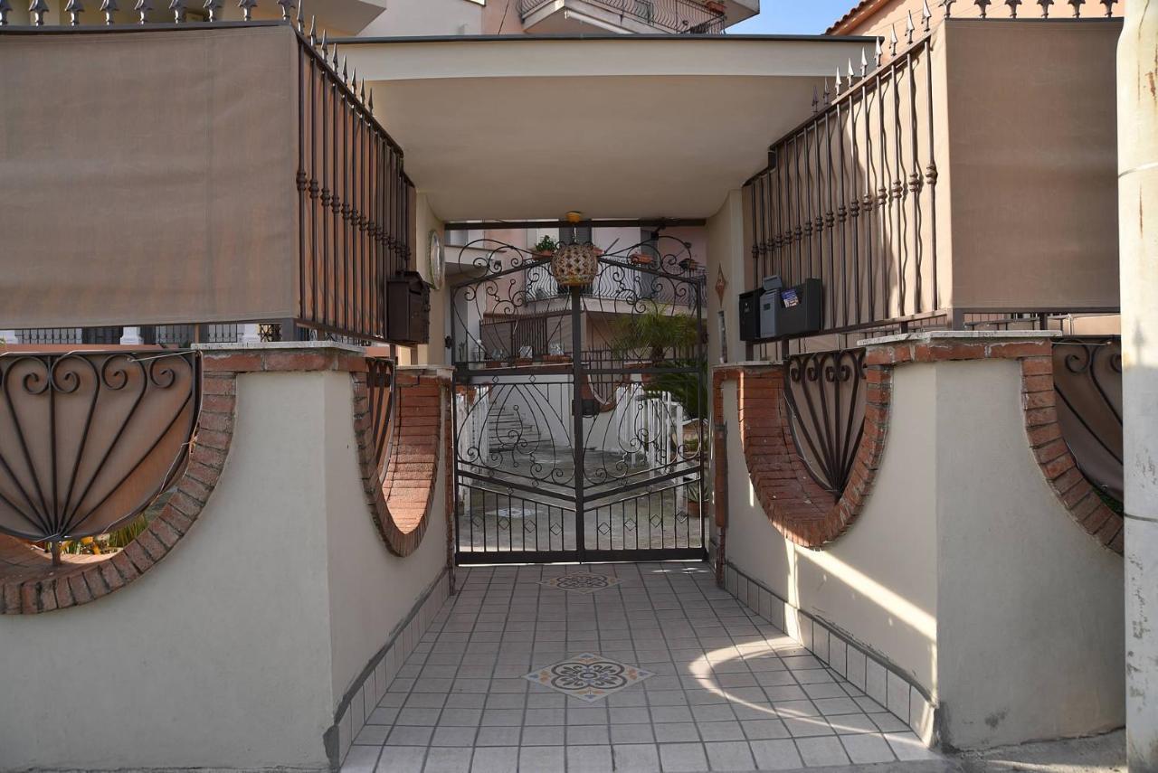 B&B Le Cycas Castellammare di Stabia Eksteriør billede