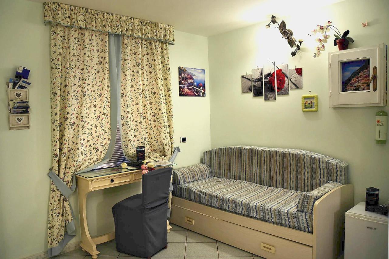 B&B Le Cycas Castellammare di Stabia Eksteriør billede